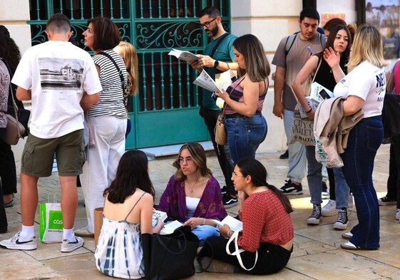 Javier Castillo presenta 'La grieta del silencio' en el Aula de Cultura de SUR