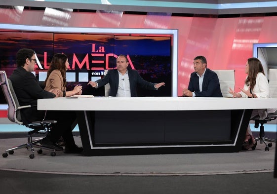 Mari Nieves Ramírez, Patricia Santos y Juan Manuel Sánchez La Chica, en 'La Alameda'