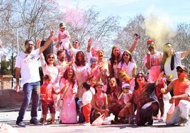 Participantes en la fiesta Holi organizada el año pasado por la comunidad hindú de Benalmádena