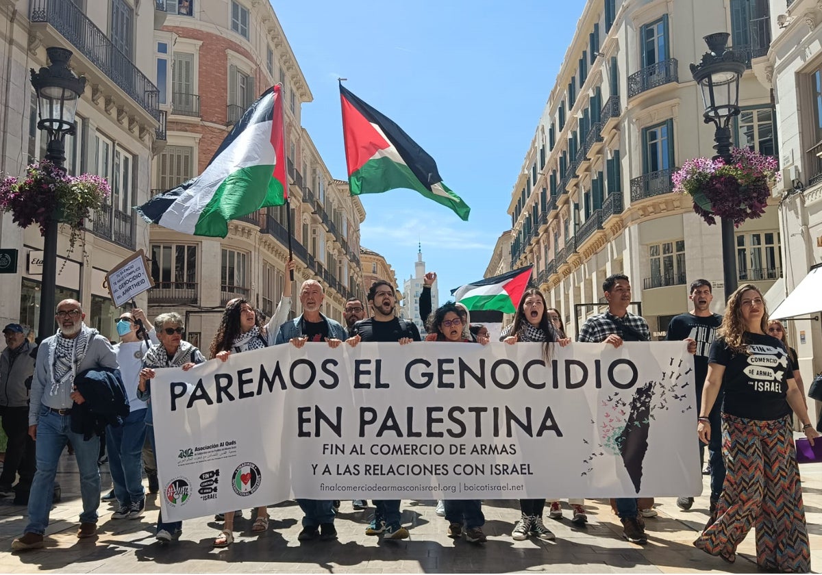 Los manifestantes, llegando a la plaza de la Constitución.