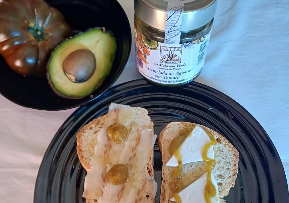 Imagen principal - Aguacate y tomate, así se elabora la mermelada más original de La Molienda Verde