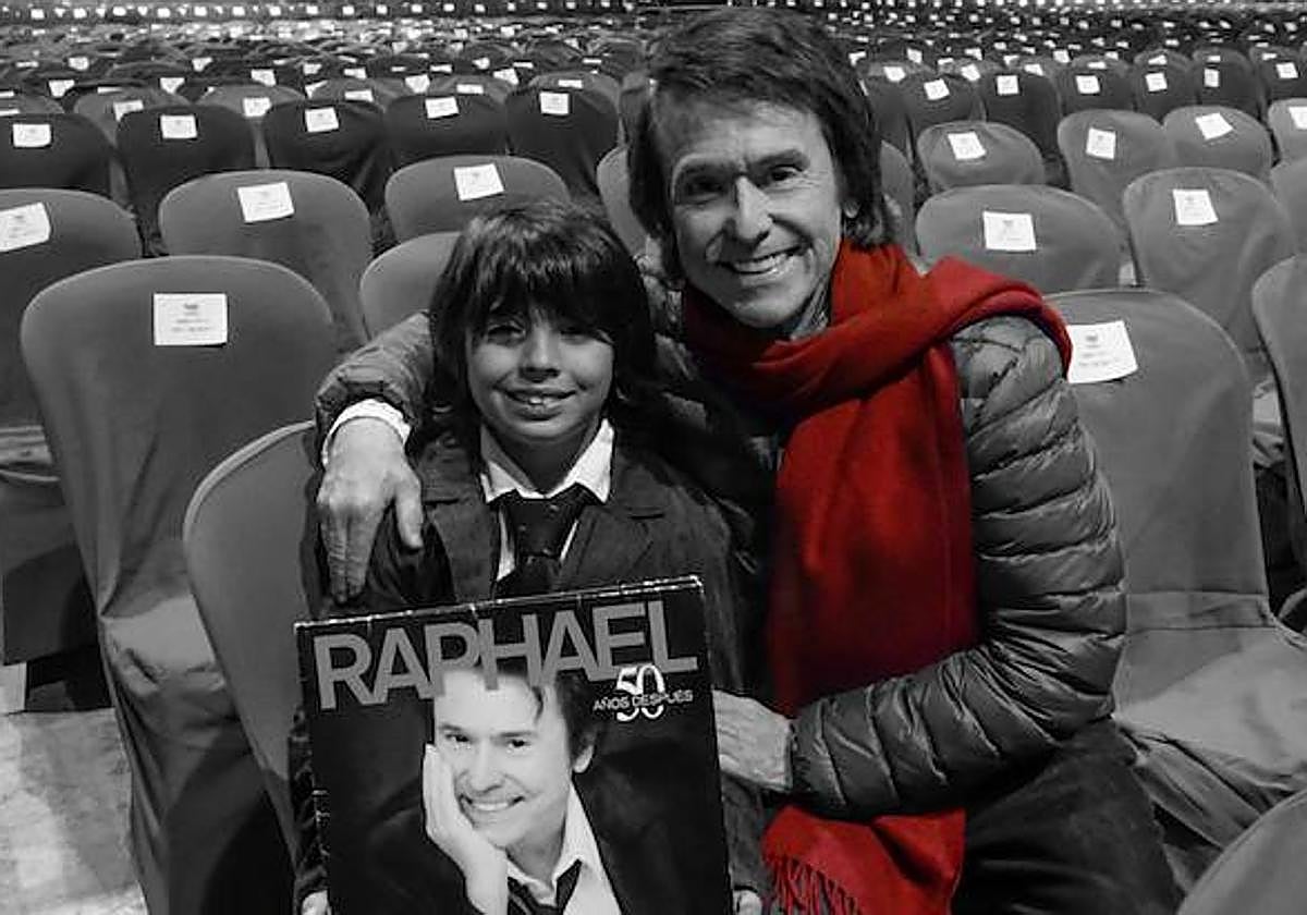 Todas las fotos de la exposición destrozada de Hogar Abierto en la calle Larios de Málaga