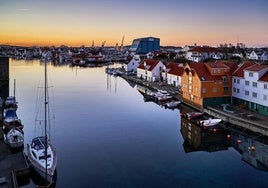 Vista de esta ciudad noruega en la que los colores y los paisajes te cautivan.