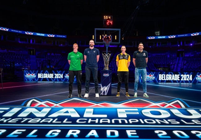 Los capitanes de los cuatro equipos en la presentación.