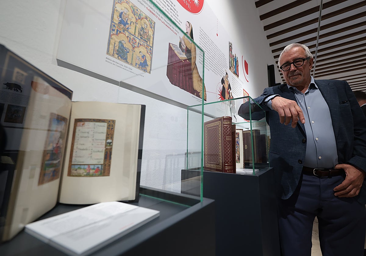 Manuel Moleiro ha dedicado más de 30 años a la reproducción de códices ilustres.