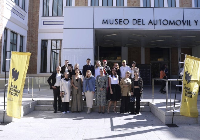 Diseñadores y expertos participantes en el MAM Fashion Forum y la organización, en la jornada.