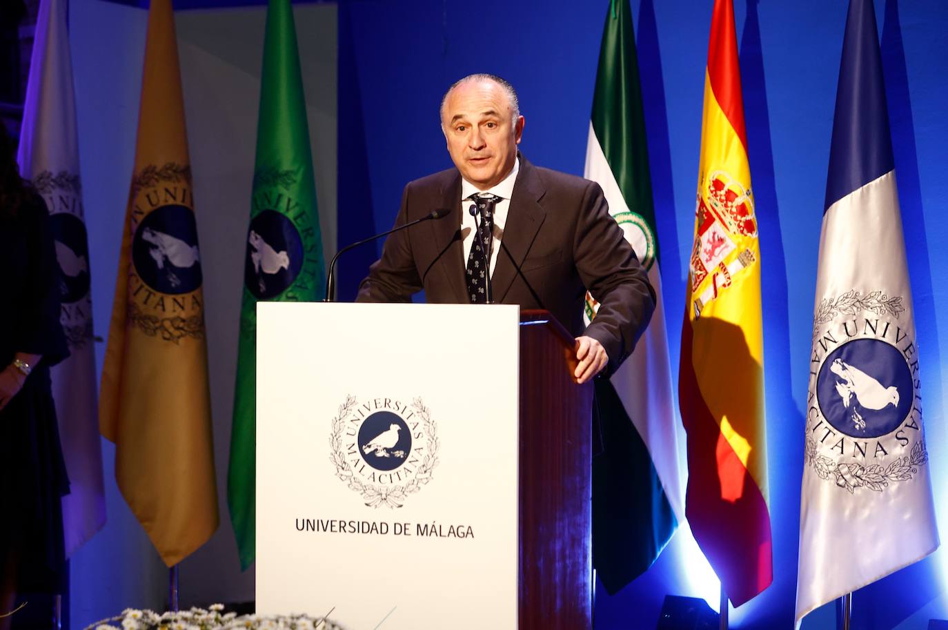 Reconocidos en la gala: Ana María Sánchez Tejeda, primera mujer decana de la Facultad; Guillermina Martín Reyes, primera mujer catedrática de la UMA; Sergio Corral Delgado, director de la Fundación Unicaja; Juan Ignacio Zafra Becerra, director territorial de CaixaBank en Andalucía; Daniel Pastor Vega, promotor de la Fundación «Daniel Pastor»; Antonio Suárez Chamorro, artista plástico, Carolina España Reina, consejera de Economía, Hacienda y Fondos Europeos. Arturo Bernal Bergua. Consejero de Turismo, Cultura y Deporte; Alberto Garzón Espinosa, ha sido ministro de Consumo y coordinador de IU. Isidro Rubiales Gil, consejero delegado de Unicaja Banco; José Manuel Rando Cano, Comisario jefe de Marbella; Rafael Pérez Peña, decano del Cuerpo Consular y es Cónsul de Portugal; Teresa Dabán Sánchez, representante residente del FMI en Nepal; Fernando Hardasmal Barrera, vicepresidente de DEKRA.