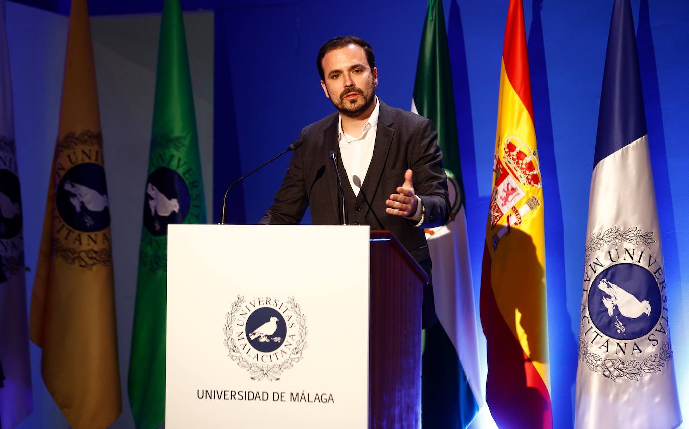 Reconocidos en la gala: Ana María Sánchez Tejeda, primera mujer decana de la Facultad; Guillermina Martín Reyes, primera mujer catedrática de la UMA; Sergio Corral Delgado, director de la Fundación Unicaja; Juan Ignacio Zafra Becerra, director territorial de CaixaBank en Andalucía; Daniel Pastor Vega, promotor de la Fundación «Daniel Pastor»; Antonio Suárez Chamorro, artista plástico, Carolina España Reina, consejera de Economía, Hacienda y Fondos Europeos. Arturo Bernal Bergua. Consejero de Turismo, Cultura y Deporte; Alberto Garzón Espinosa, ha sido ministro de Consumo y coordinador de IU. Isidro Rubiales Gil, consejero delegado de Unicaja Banco; José Manuel Rando Cano, Comisario jefe de Marbella; Rafael Pérez Peña, decano del Cuerpo Consular y es Cónsul de Portugal; Teresa Dabán Sánchez, representante residente del FMI en Nepal; Fernando Hardasmal Barrera, vicepresidente de DEKRA.