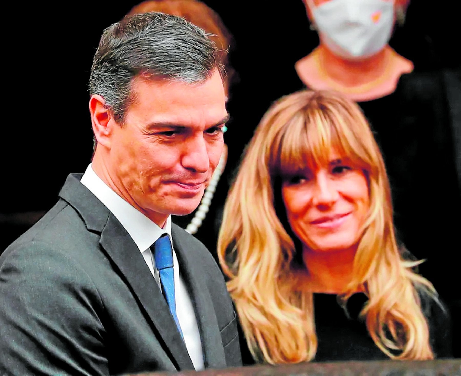 El presidente del Gobierno, Pedro Sánchez, junto a su esposa, Begoña Gómez. reuters