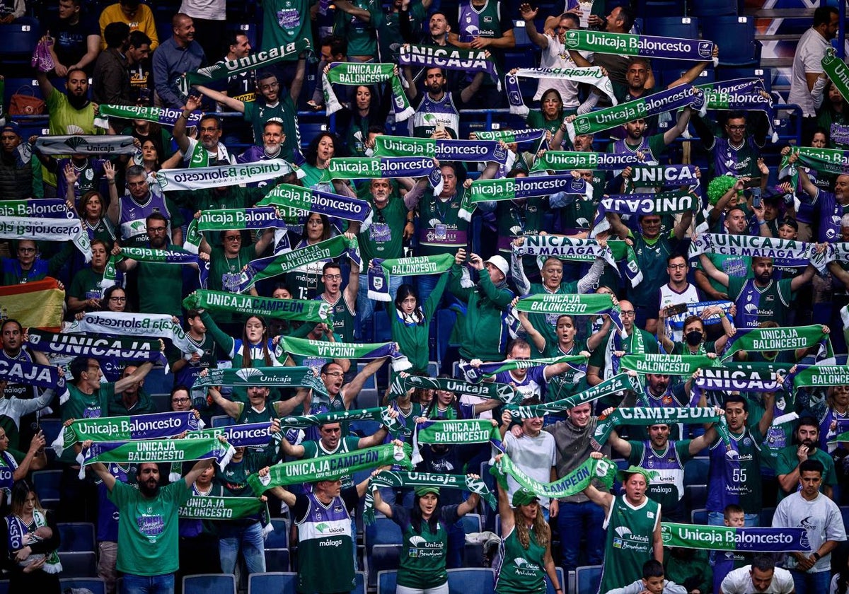 Aficionados del Unicaja en el Belgrado Arena durante el partido contra el UCAM.