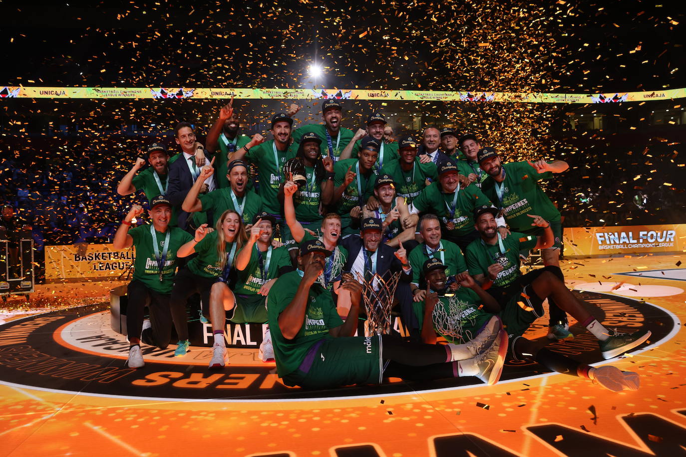 La final de la Basketball Champions League entre el Tenerife y el Unicaja, en imágenes