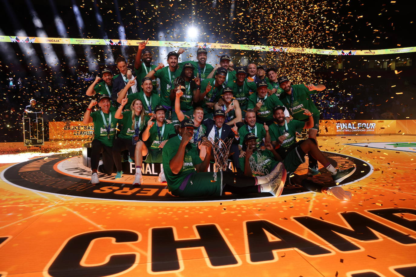 La final de la Basketball Champions League entre el Tenerife y el Unicaja, en imágenes