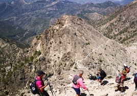 Senderistas, en la ruta del Cerro Lucero.