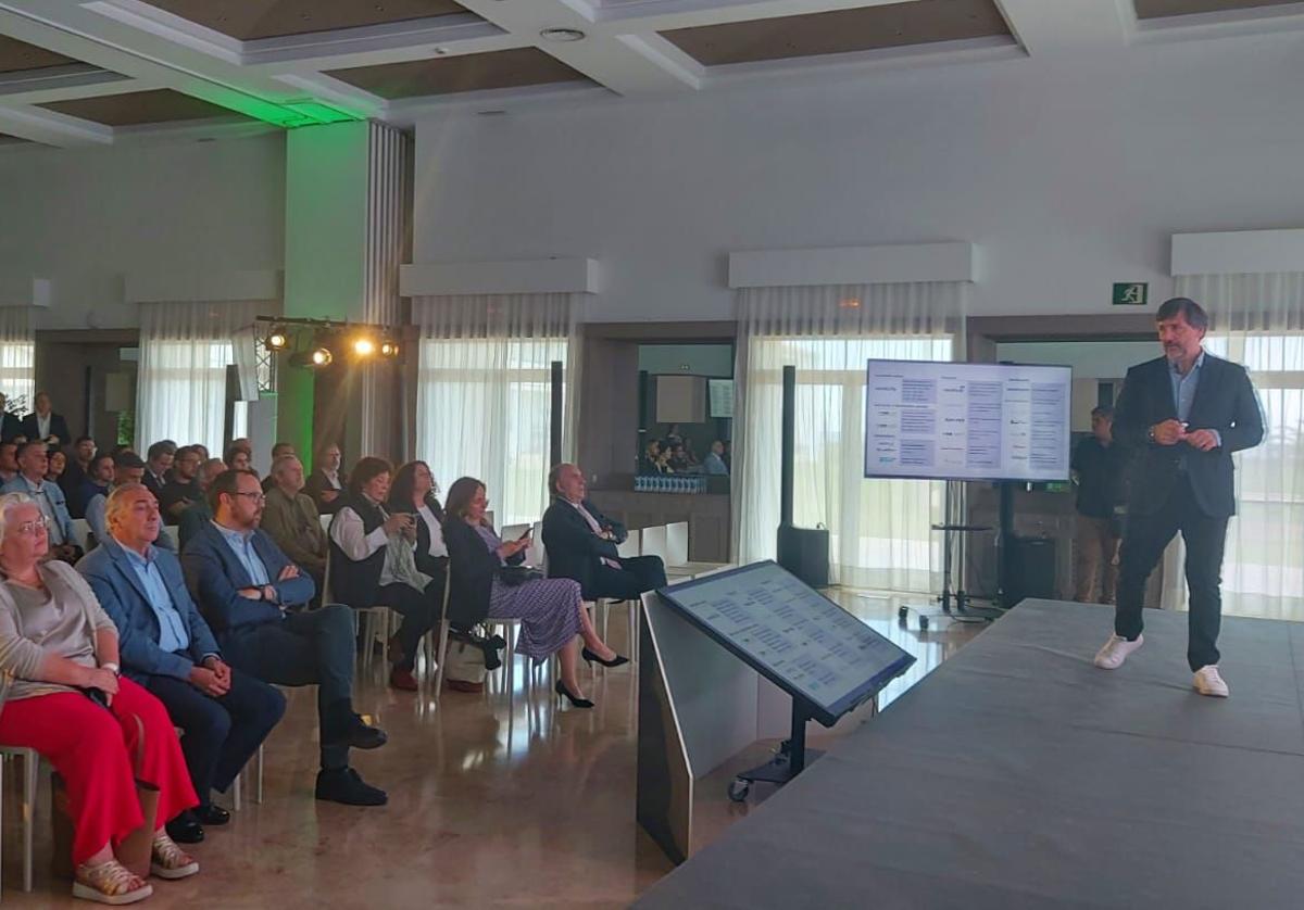 Subías, durante la presentación en Málaga a la que han asistido unos 200 profesionales.