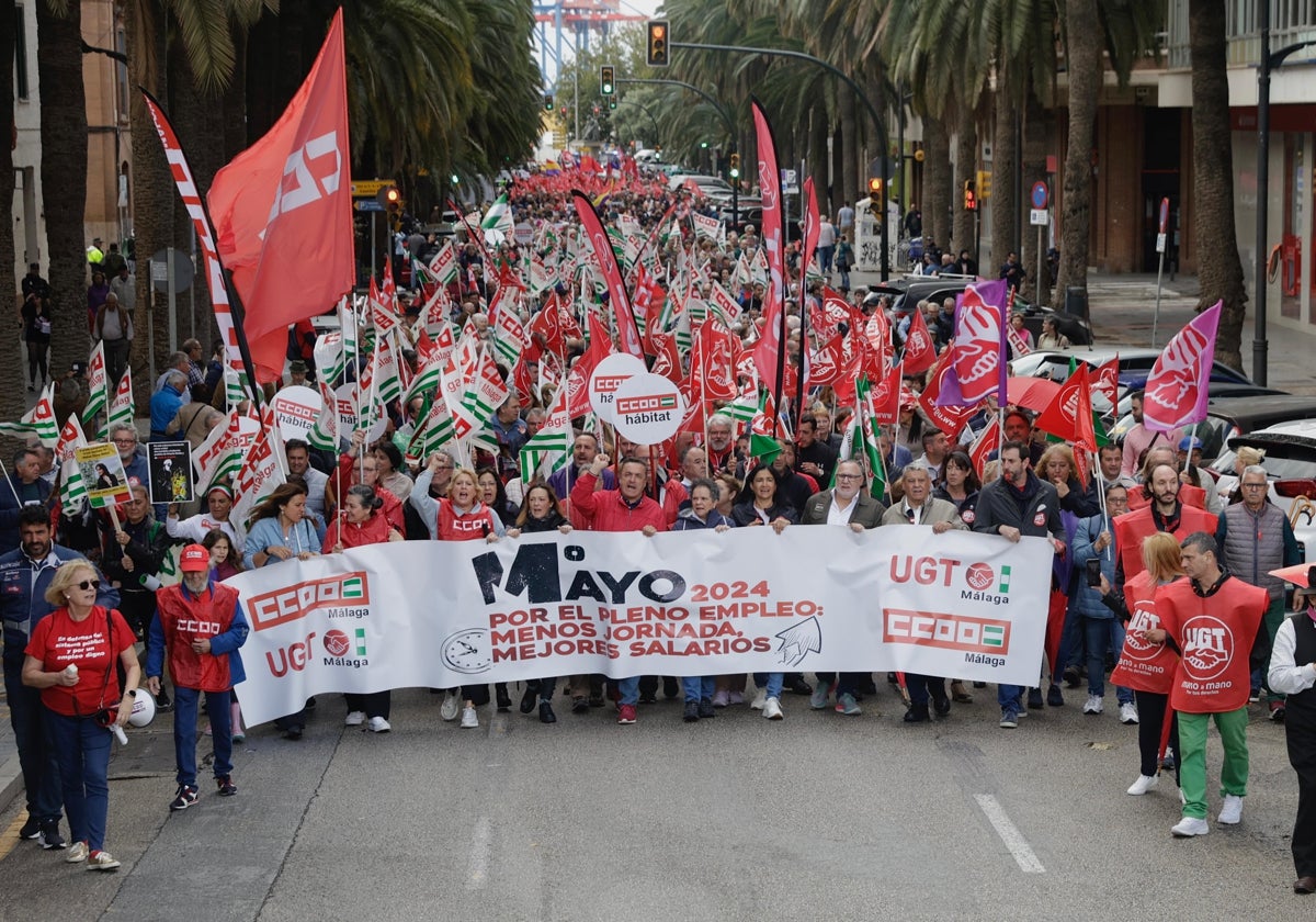 Los líderes de CC OO y UGT en la provincia, juntos en la cabecera de la manifestación.