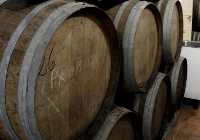 Barricas de una antigua bodega de Colmenar.