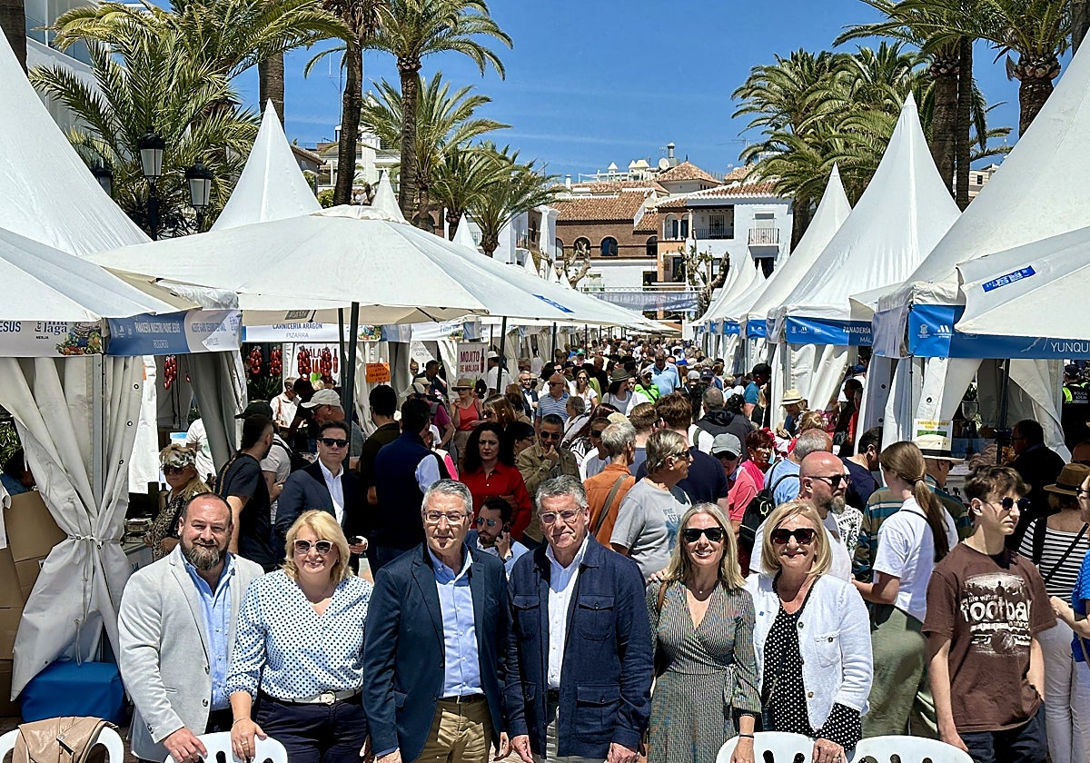 Acto de inauguración de la iniciativa gastronómica, este viernes en el Balcón de Europa.