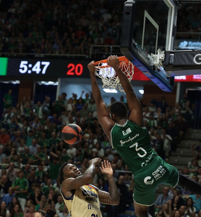 Melvin Ejim, en un mate espectacular el domingo ante el UCAM Murcia.