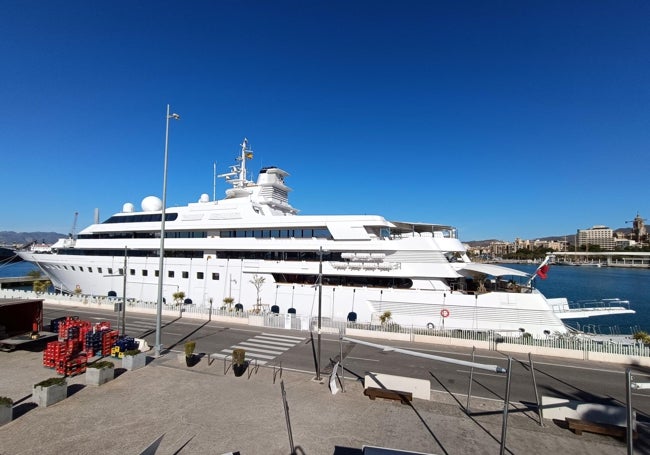 El Lady Moura hace escala habitualmente en Málaga.