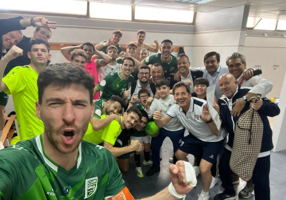 La celebración el pasado fin de semana del equipo tras amarrar la segunda plaza.