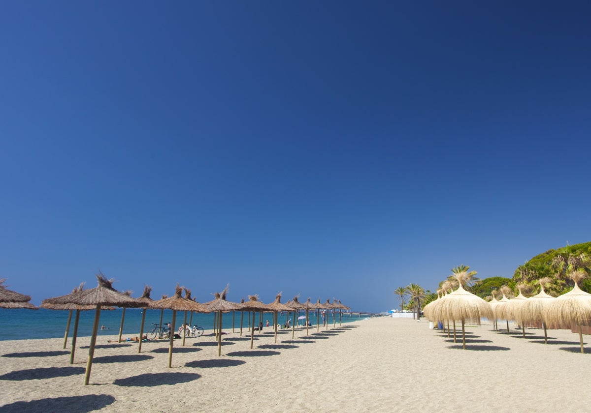 La costa marbellí ostenta el mayor número de banderas azules de Andalucía.