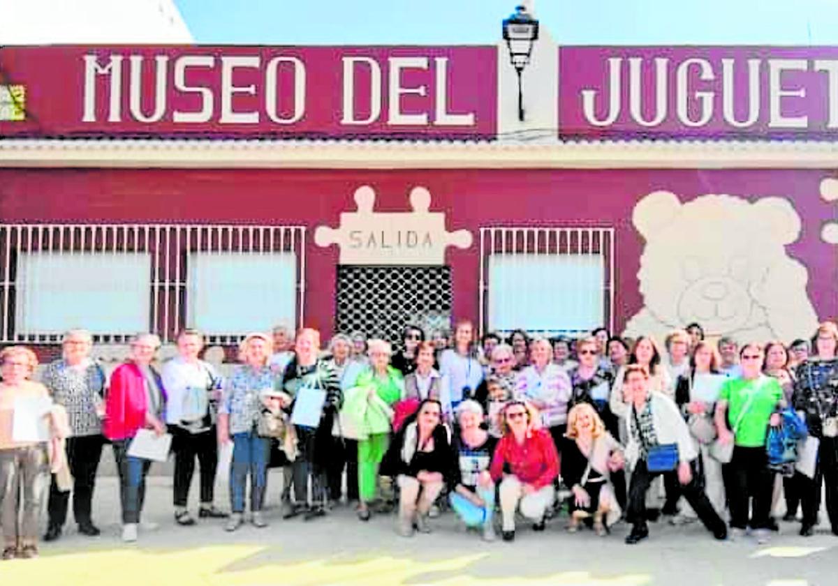 Las participantes del campus en el primer encuentro en Cuevas de San Marcos.