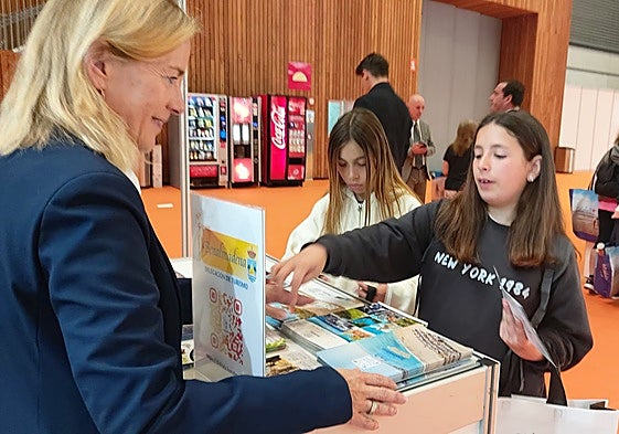 Material promocional de Benalmádena en Expovacaciones.