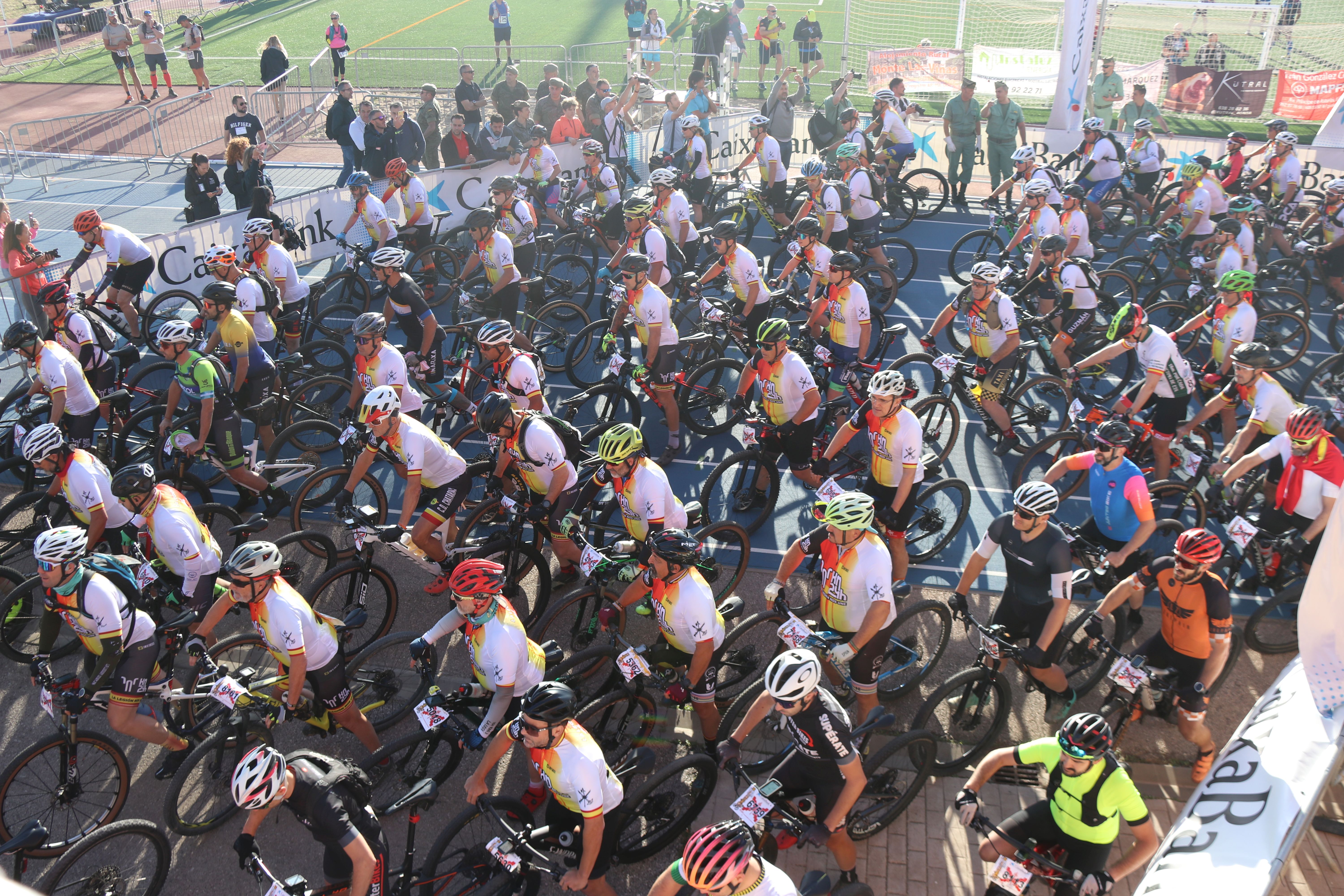 La carrera de los 101 kilómetros de la Legión en Ronda, en imágenes