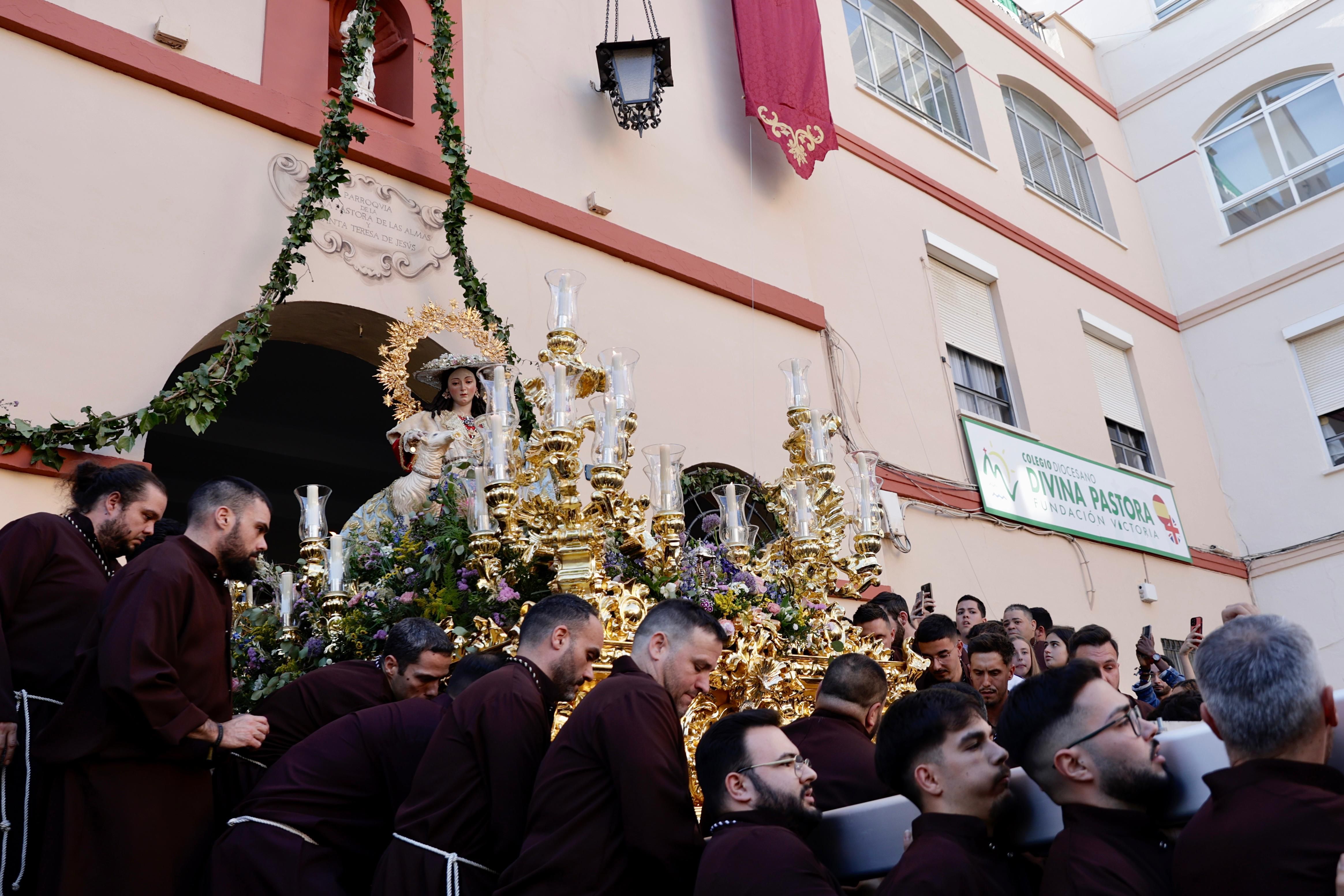 La procesión de la Divina Pastora, en imágenes