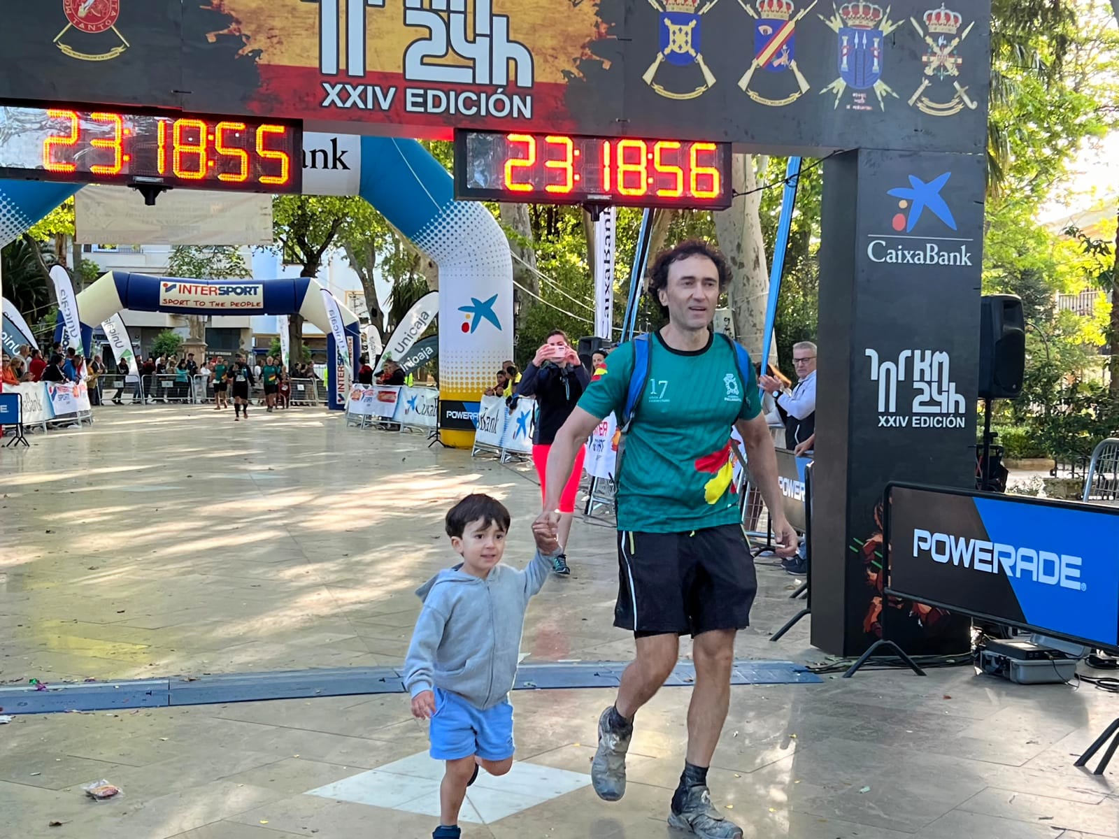 La carrera de los 101 kilómetros de la Legión en Ronda, en imágenes