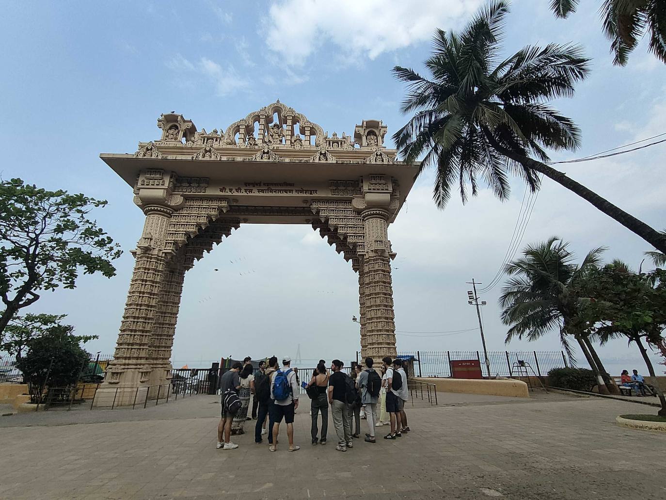 Jóvenes del grado LEINN durante su business mission en India.