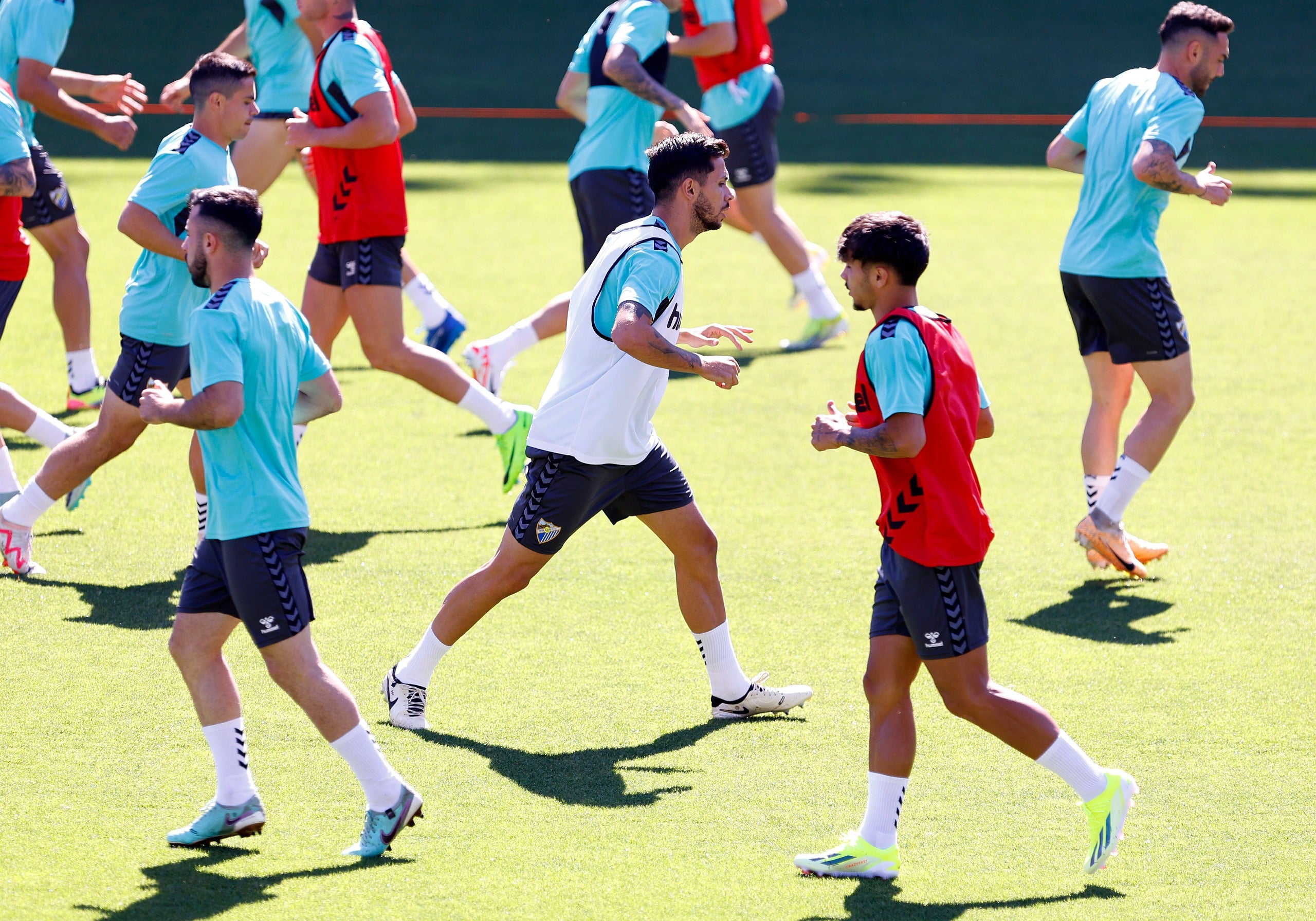 Nelson, junto a otros compañeros en el entrenamiento de este miércoles.