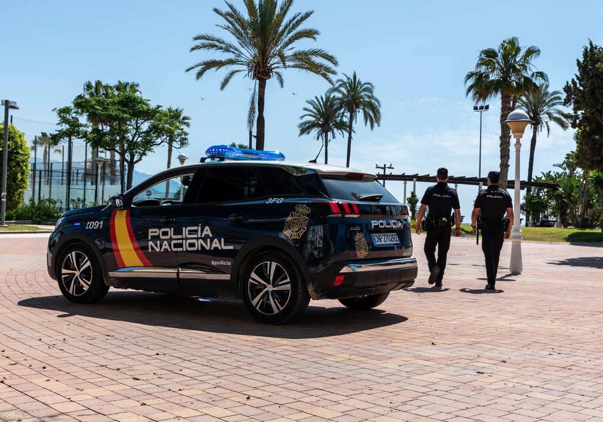 Imagen de una patrulla de la Policía Nacional en Torre del Mar.