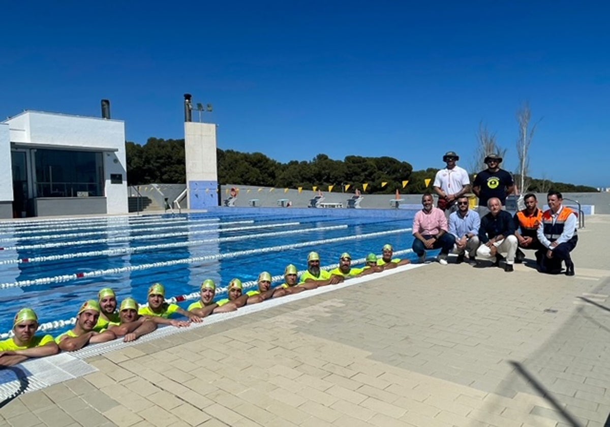 Ejercicios de socorrismo para voluntarios de Protección Civil en Torremolinos