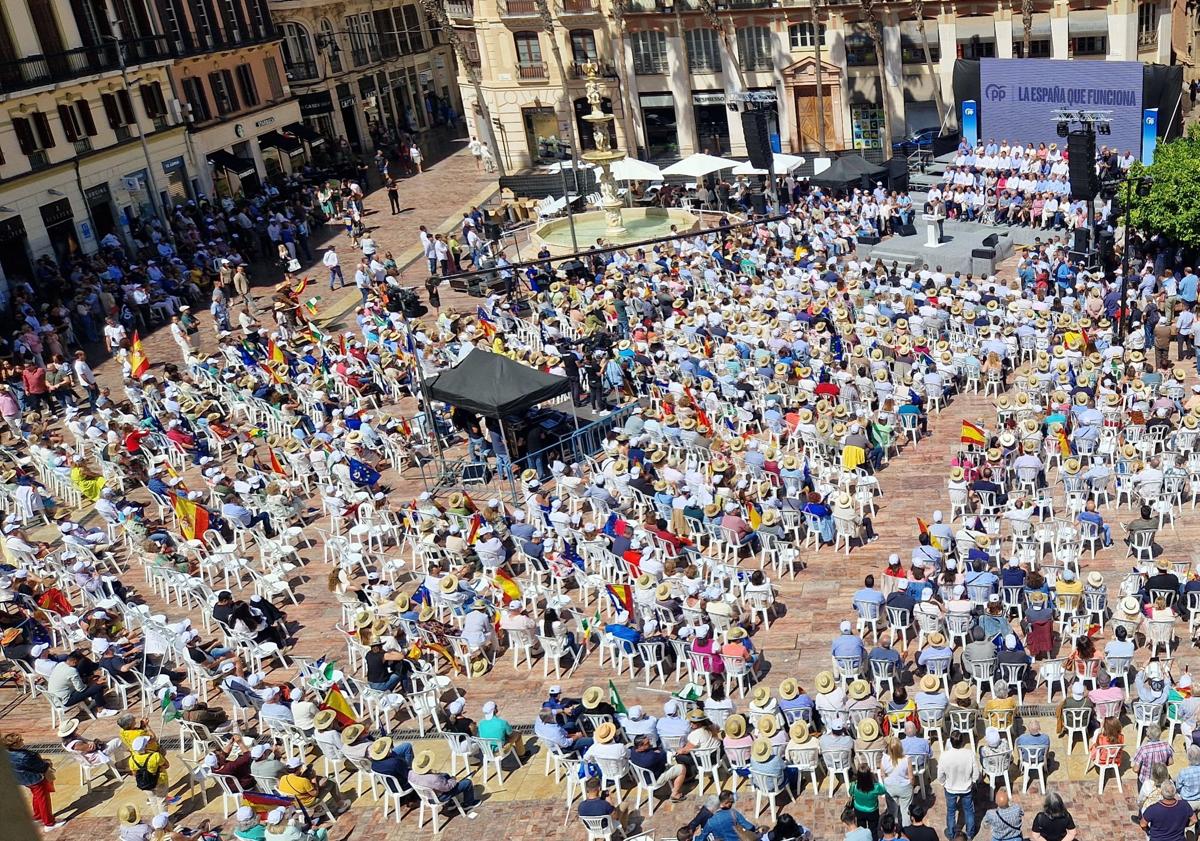 Imagen principal - Feijóo apela en Málaga a la movilización en las europeas para dar «un enorme revolcón» al Gobierno