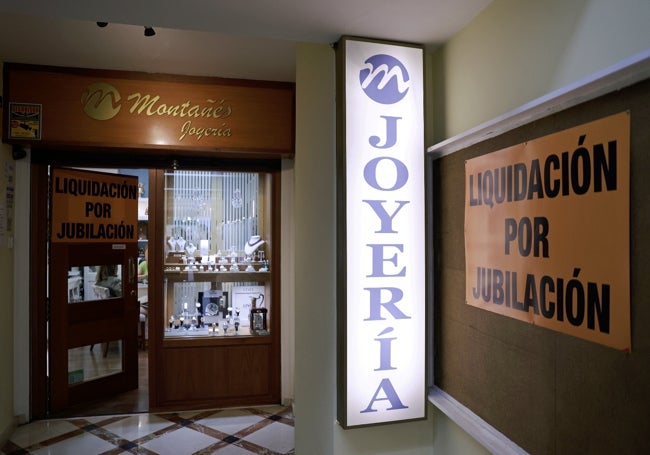La joyería está en el interior de un portal en la calle Nueva.