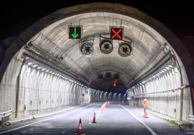 Otro de los túneles de la infraestructura.