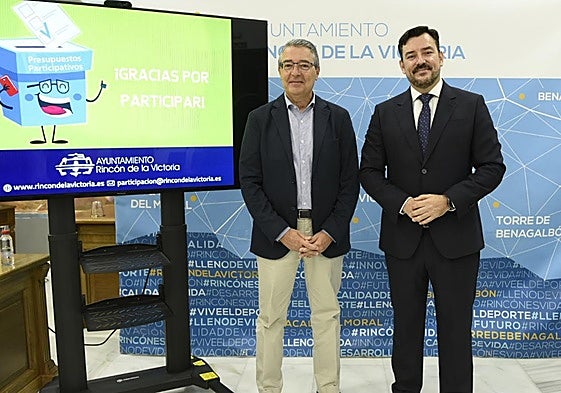 El alcalde y en concejal de Participación Ciudadana, en la rueda de prensa de los presupuestos participativos.