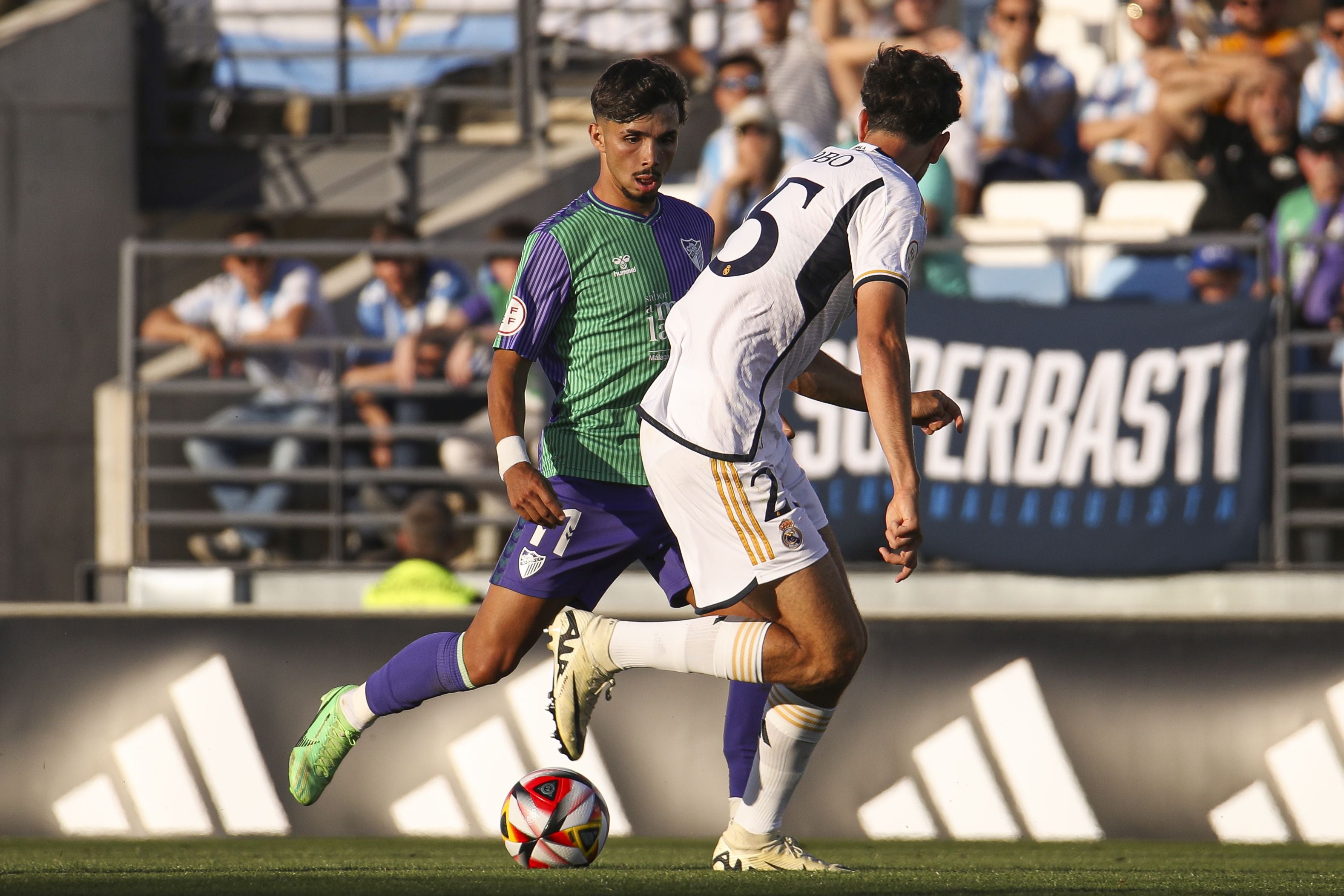 El Real Madrid Castilla-Málaga, en imágenes