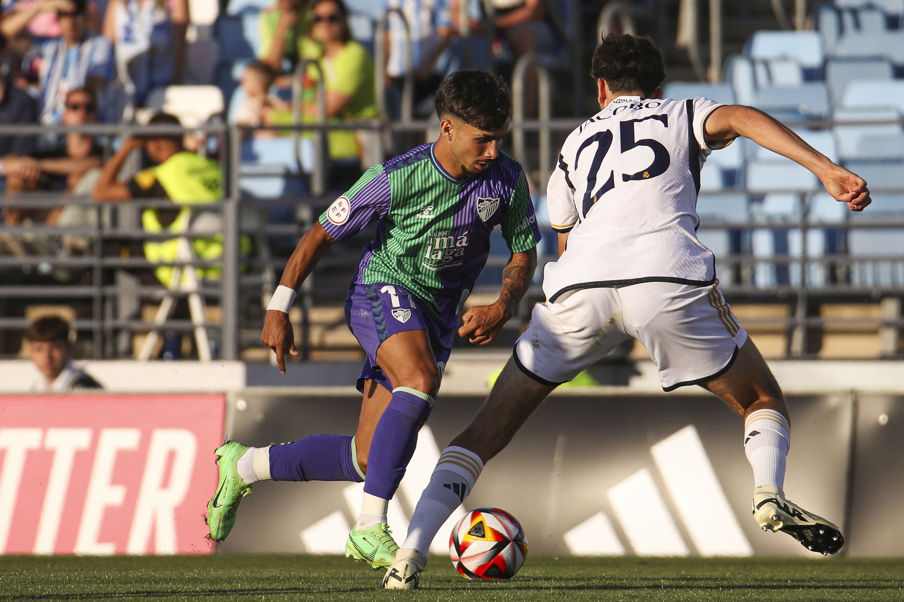 El Real Madrid Castilla-Málaga, en imágenes