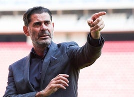 Fernando Hierro, durante su etapa en el Chivas de Guadalajara.