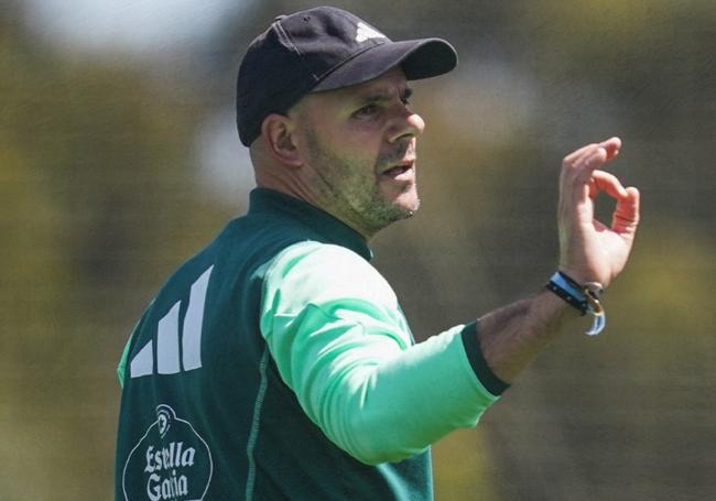 Fredi Álvarez, entrenador del Celta de Vigo B.