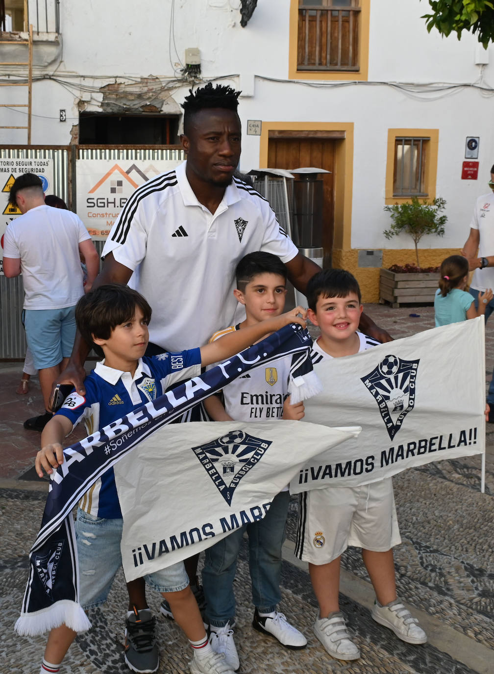 El Marbella celebra a lo grande el ascenso de categoría