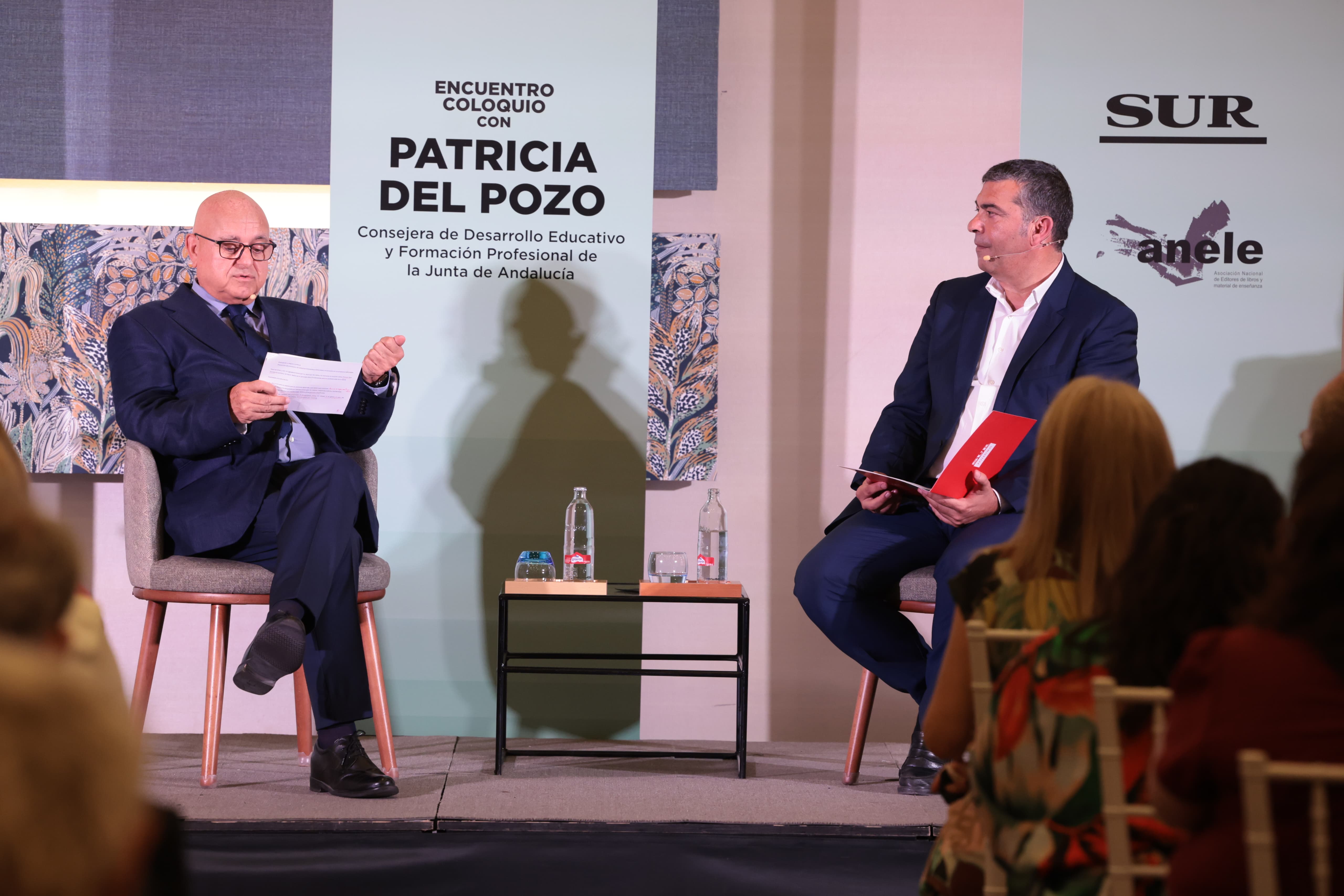 El encuentro-coloquio con la consejera Patricia del Pozo, en imágenes