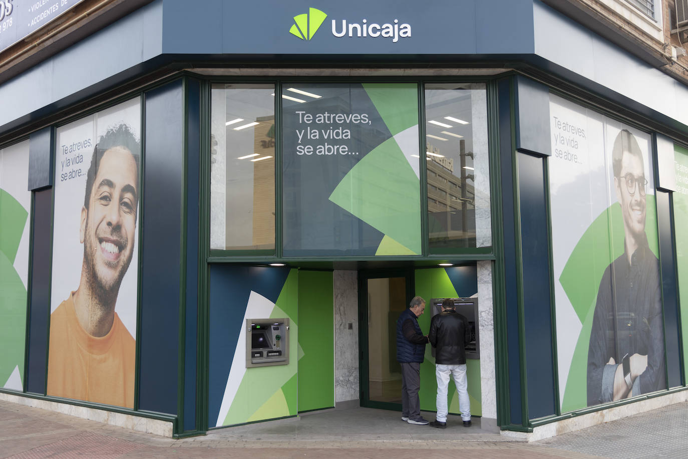 El Plan Uni Seguro para particulares es un producto que permite a los clientes agrupar los distintos seguros y fraccionar su pago en cuotas mensuales con financiación a coste cero.