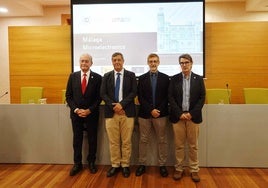 El alcalde, Francisco de la Torre, el rector, Teo López; Mario Nemirovsky, CTO de Innova IRV y el vicerrector de Transferencia y Empresa, Enrique Márquez, esta mañana, en la presentación de la Cátedra Málaga Microelectronics.