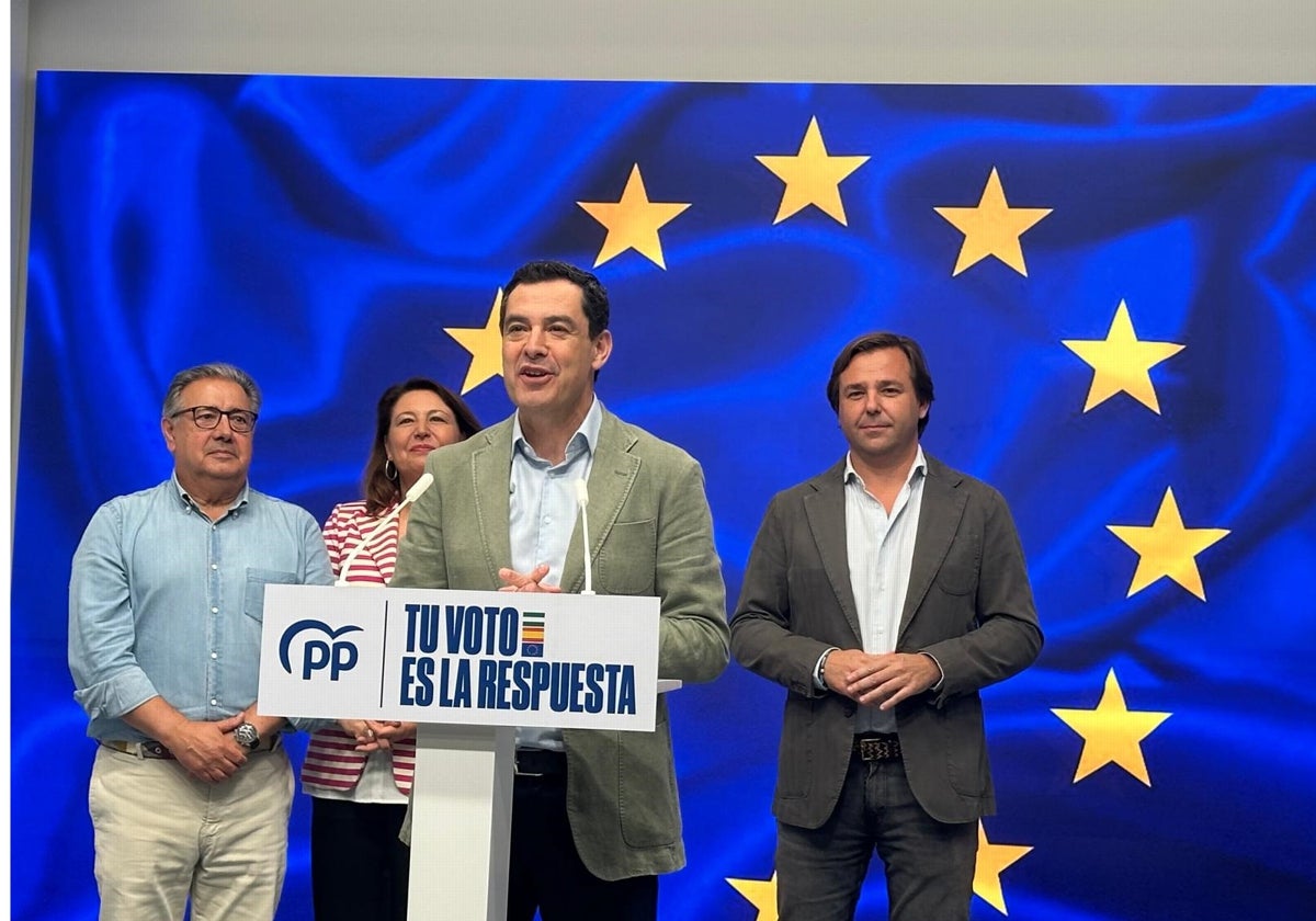 Juanma Moreno, junto a los eurodiputados electos Juan Ignacio Zoido y Carmen Crespo y el secretario general del PP-A, Antonio Repullo.