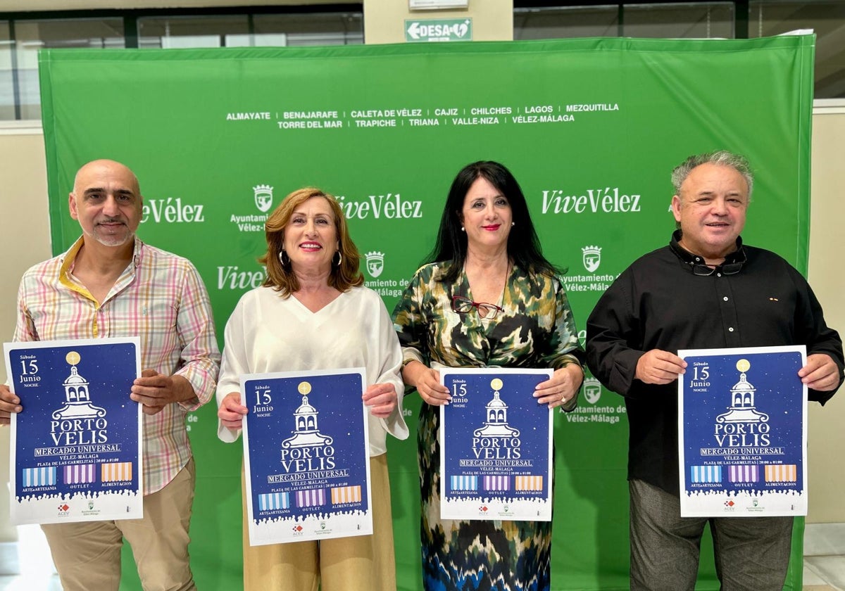 Acto de presentación de la iniciativa, este lunes en el Ayuntamiento veleño.