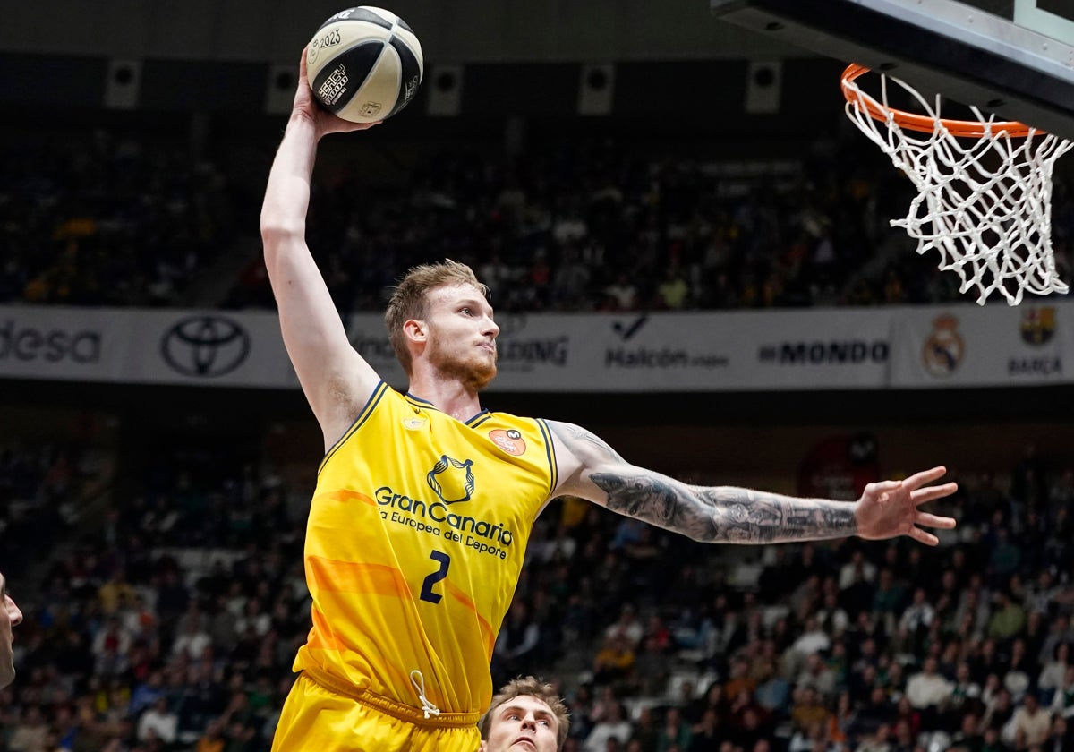 Balcerowski, durante un partido con el Gran Canaria.