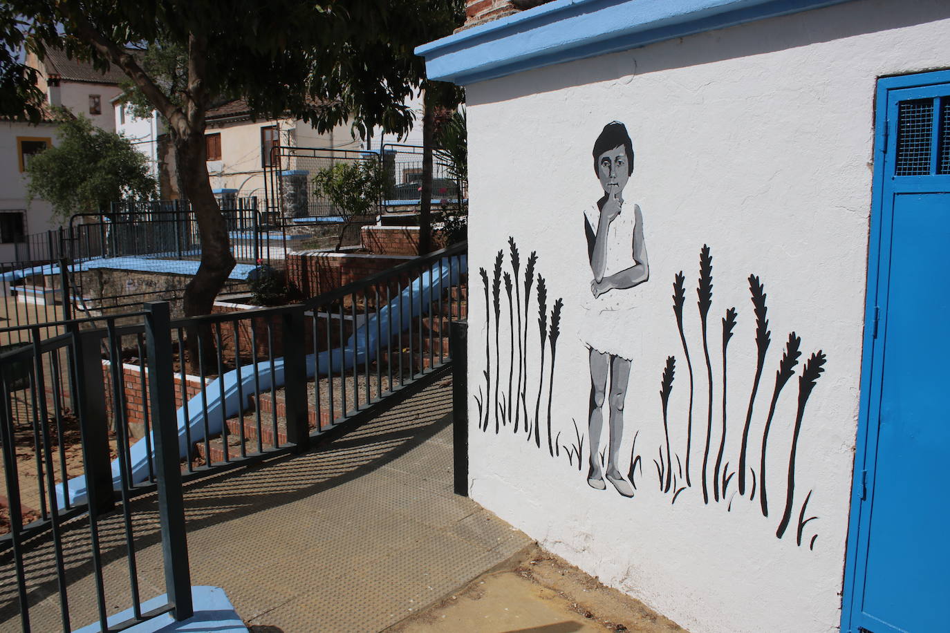 Cortes de la Frontera luce en unos 15 murales y otras obras en sus paredes